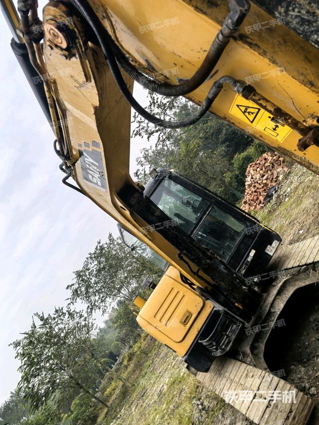 小臂整體左后（工作和回轉(zhuǎn)裝置）