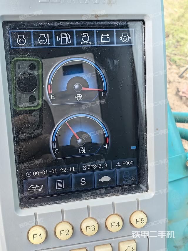 驾驶室整体（整机外观）