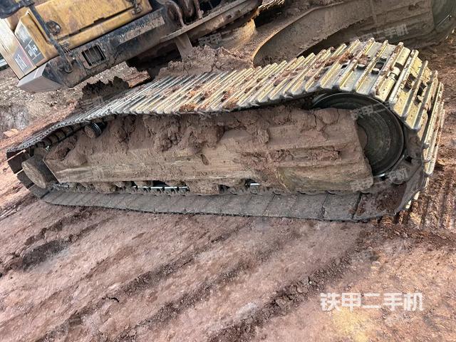 右驱动轮（行走机构）