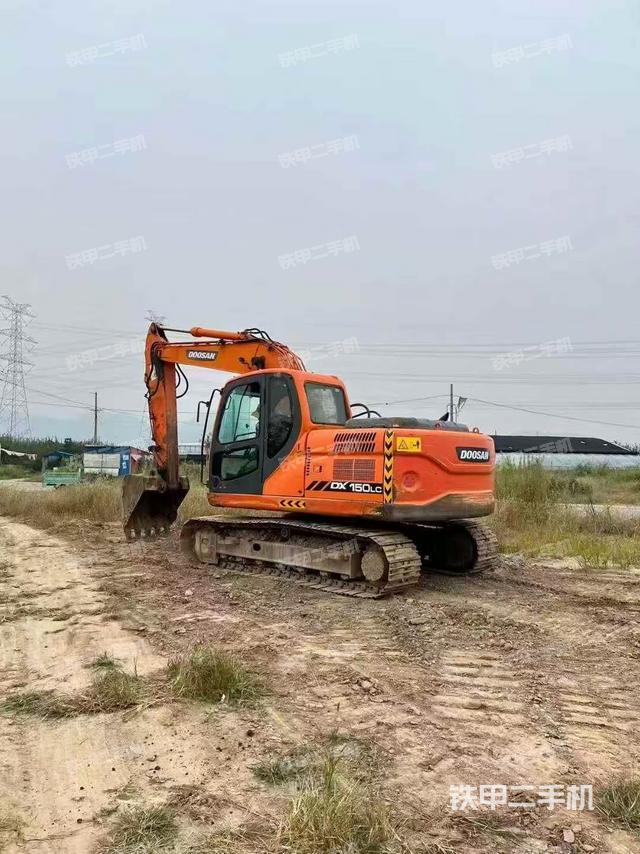 斗山DX150LC挖掘机