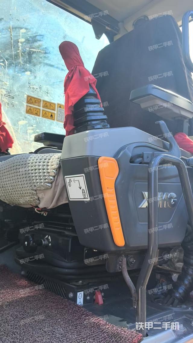 驾驶室整体（整机外观）