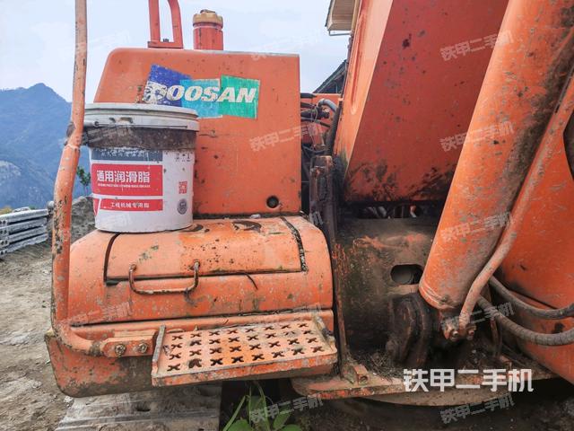 小臂整体右前（工作和回转装置）