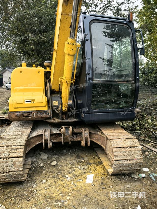 轉(zhuǎn)盤和下車架正前（工作和回轉(zhuǎn)裝置）