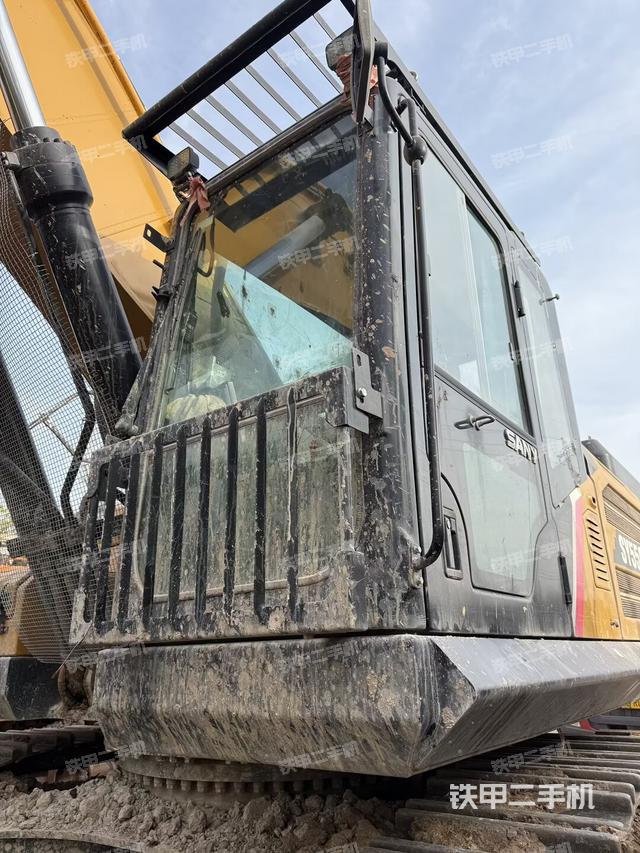 驾驶室整体（整机外观）