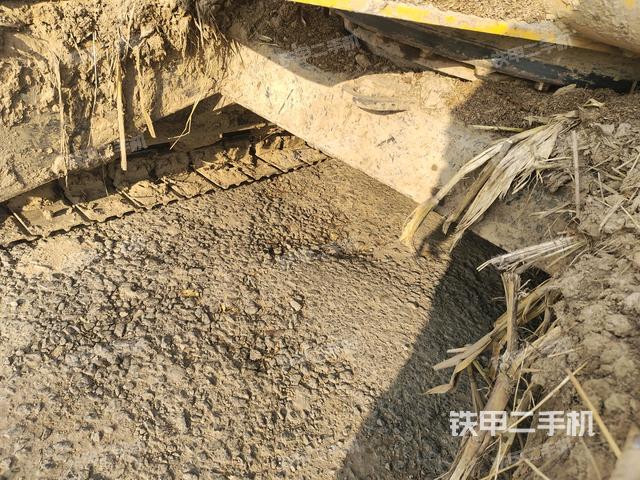 转盘和下车架正前（工作和回转装置）