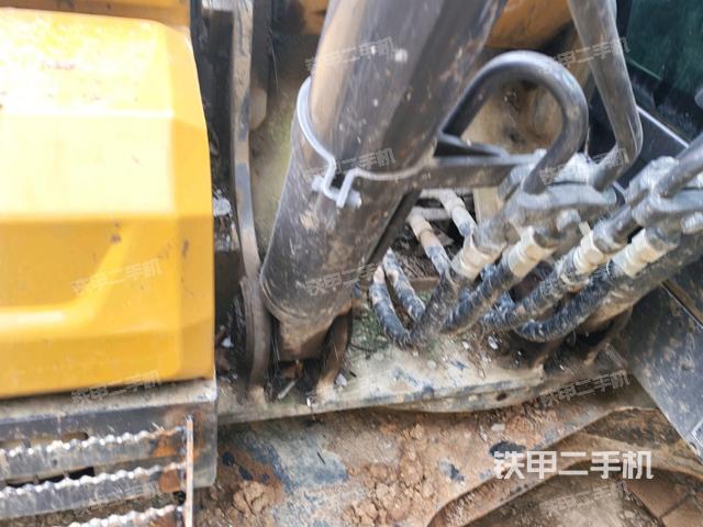 转盘和下车架正前（工作和回转装置）