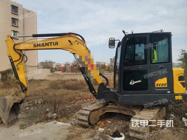 驾驶室整体（整机外观）