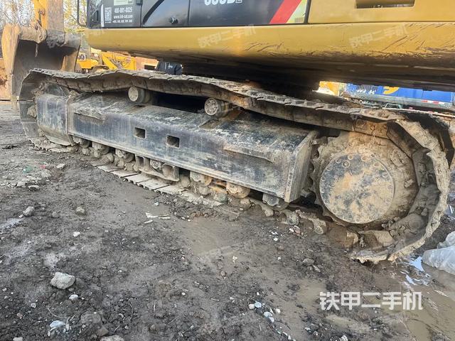 单侧履带整体（整机外观）