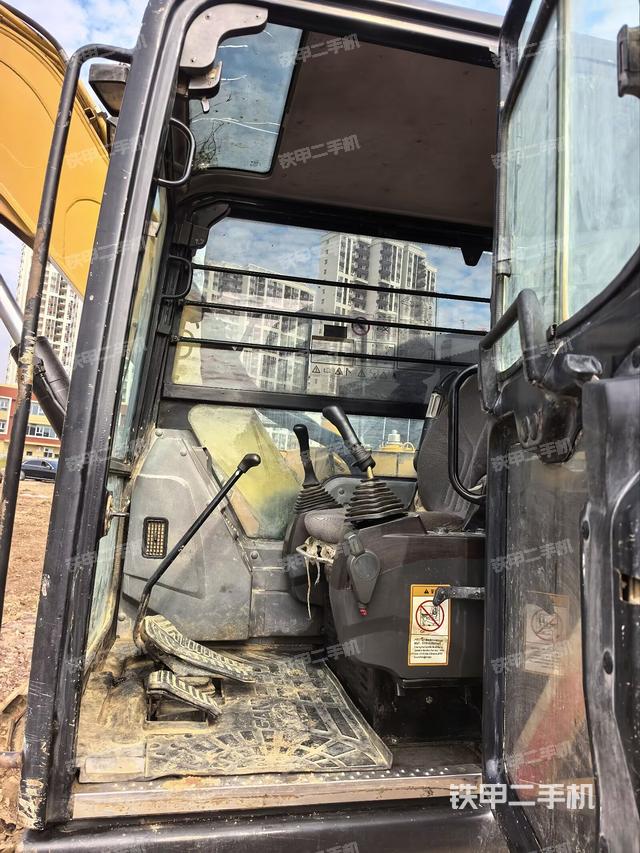 ?駕駛室正側(cè)（駕駛室部分）