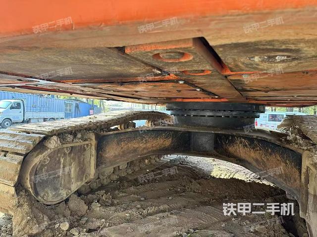 单侧履带整体（整机外观）