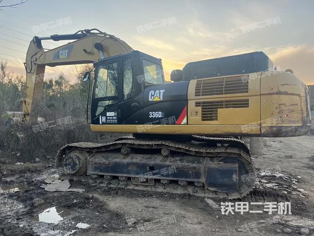 驾驶室顶部（整机外观）