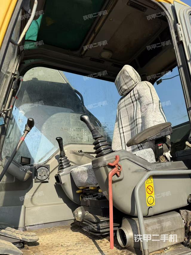 驾驶室整体（整机外观）