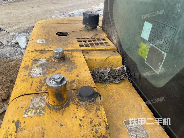 回转马达和主控阀（整机外观）