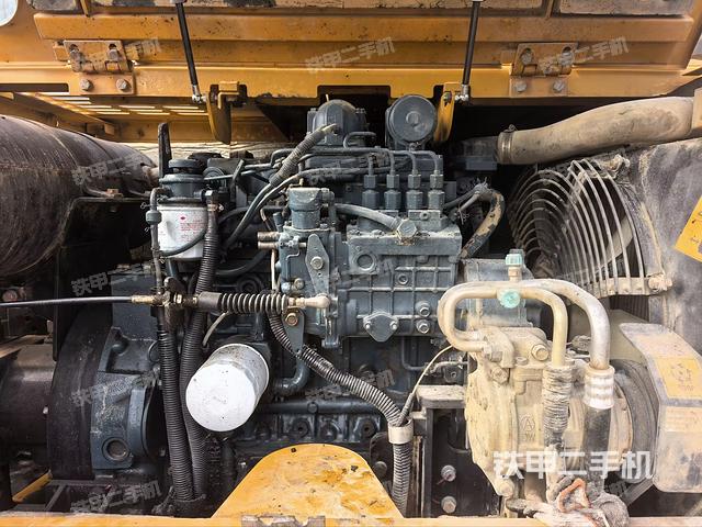 發(fā)動(dòng)機(jī)室（上車(chē)部件）