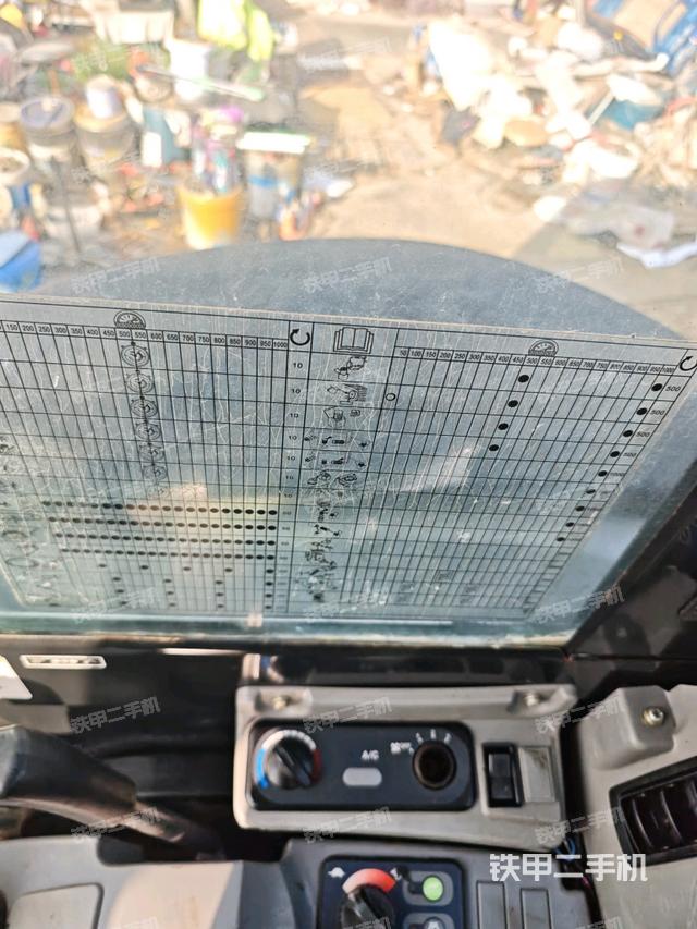 座椅左侧控制台/音响/含左手柄（驾驶室部分）