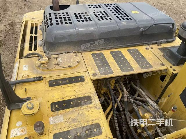 驾驶室顶部（整机外观）