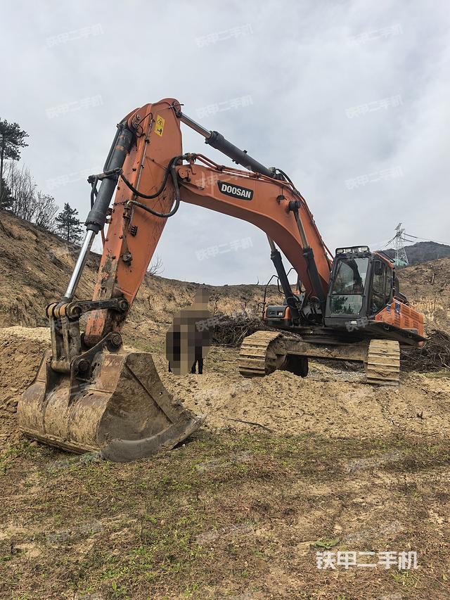 斗山DX520LC-9C挖掘機(jī)