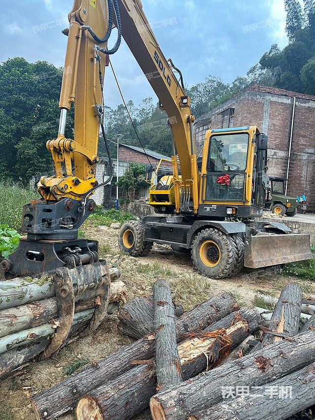 驾驶室顶部（整机外观）