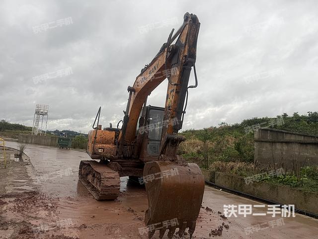 驾驶室顶部（整机外观）