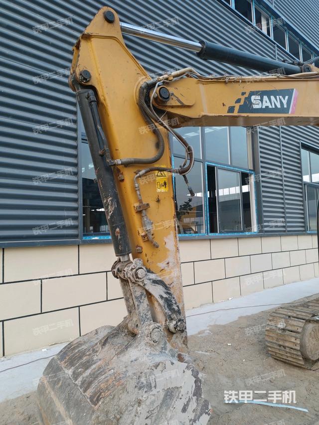 铲斗右后整体（工作和回转装置）