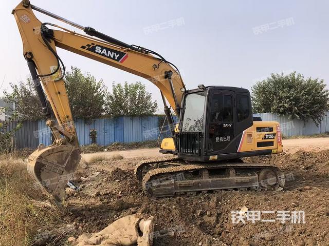 三一重工SY135C挖掘机