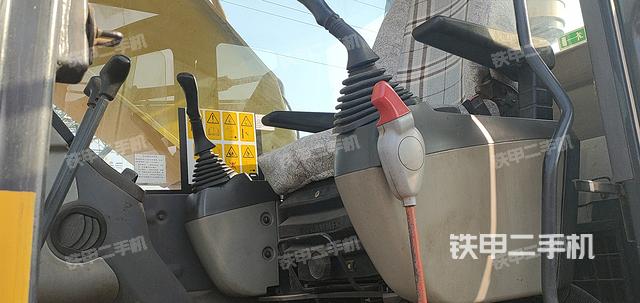 驾驶室整体（整机外观）