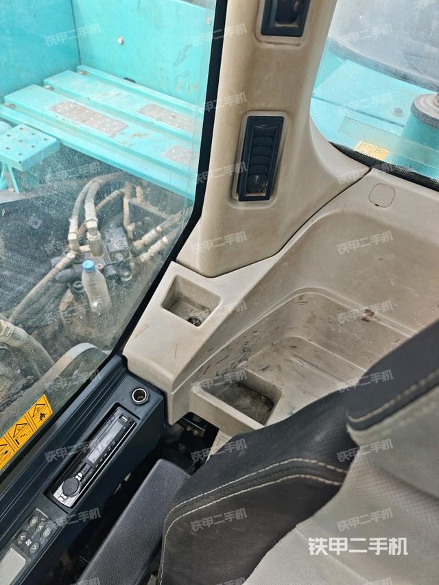 座椅后部（驾驶室部分）