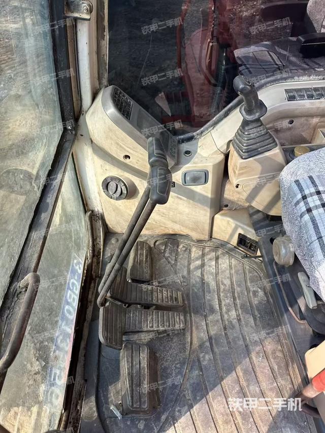 驾驶室整体（整机外观）