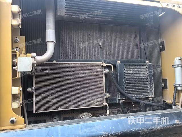 散熱器正面（大件艙室）