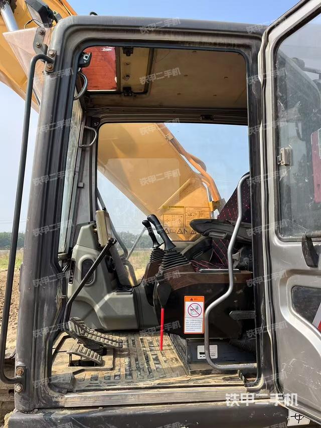 驾驶室整体（整机外观）