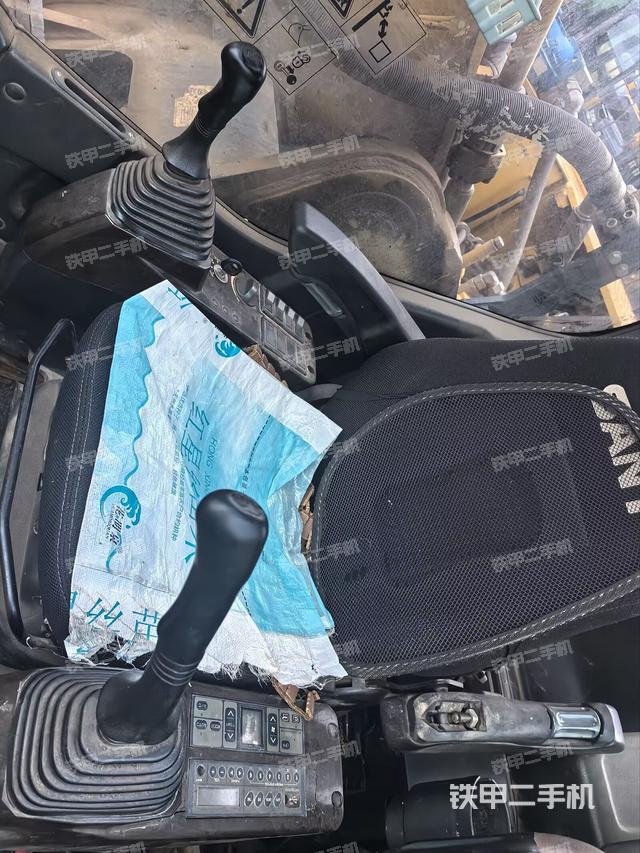 后窗玻璃角標(biāo)（駕駛室部分）