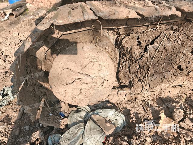 右侧履带整体（行走机构）