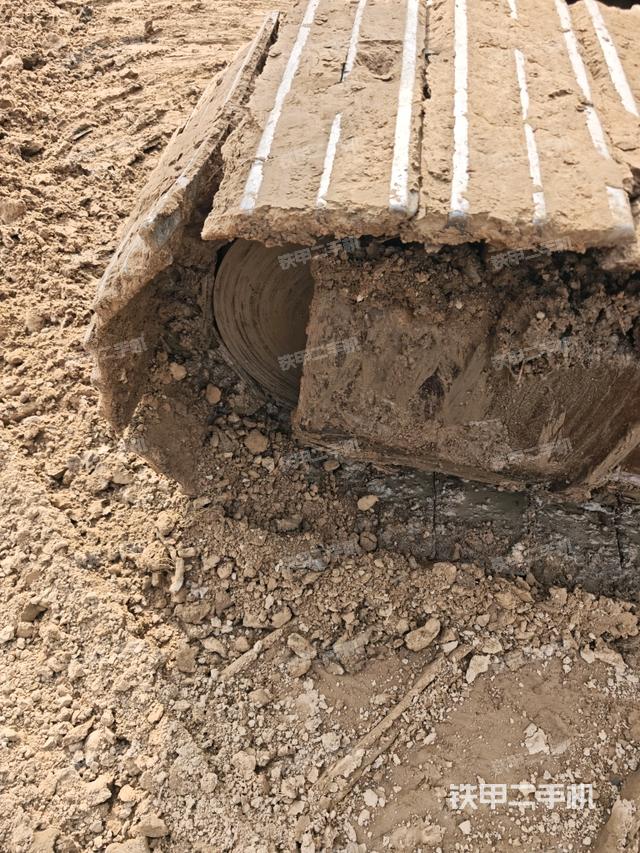 右驱动轮（行走机构）