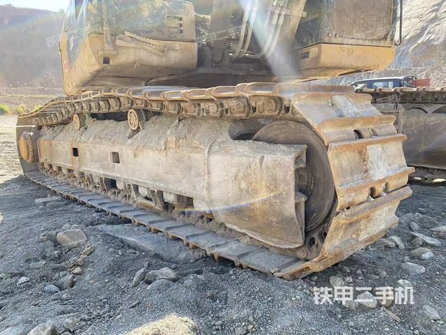 單側(cè)履帶整體（整機(jī)外觀）