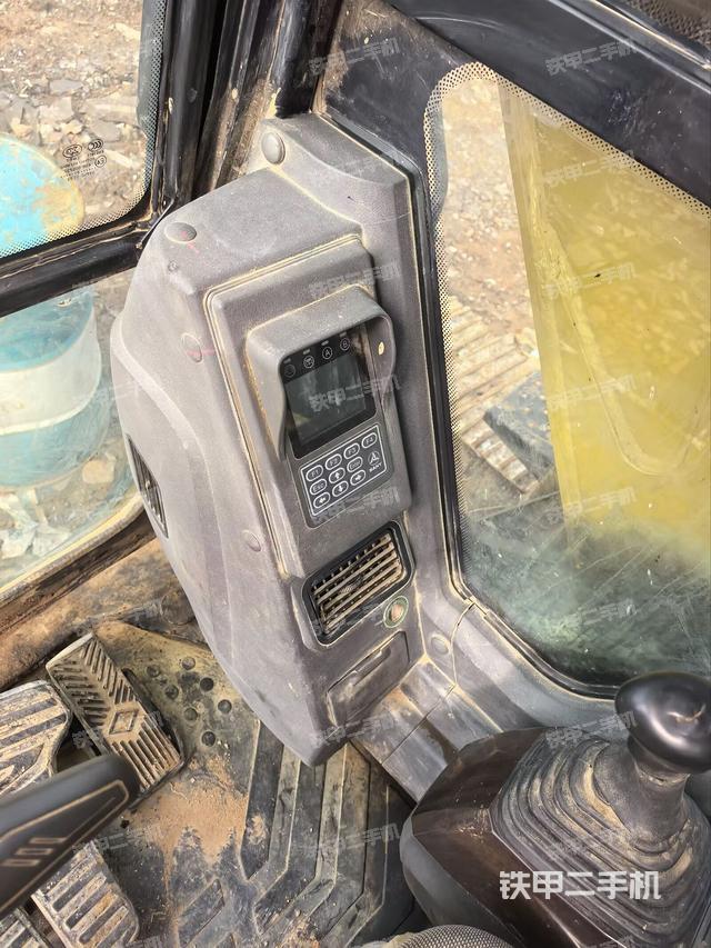 后窗玻璃角標(biāo)（駕駛室部分）