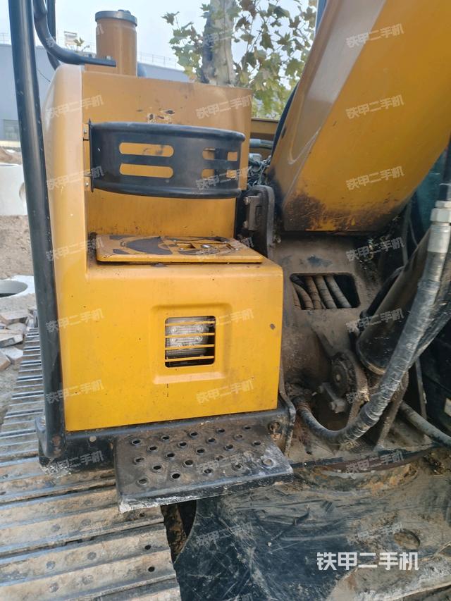 大臂背部俯视（工作和回转装置）