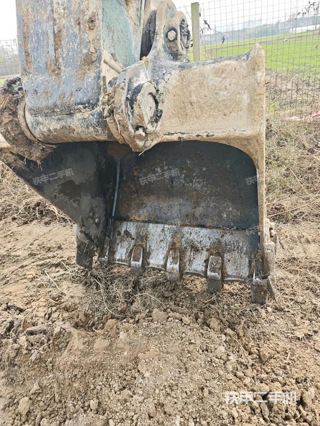 大臂整体 右侧（工作和回转装置）