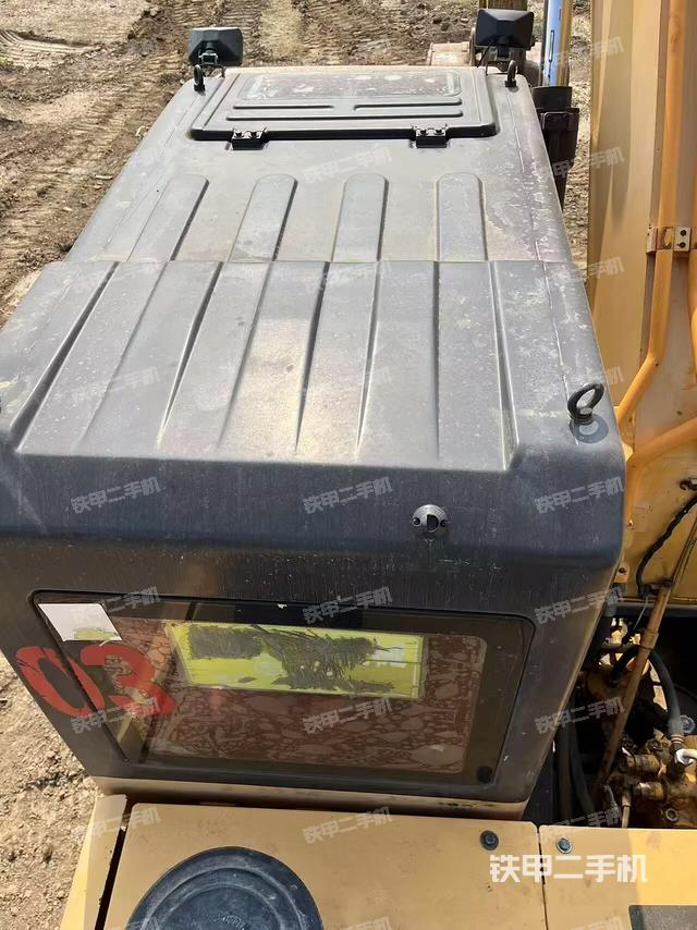 驾驶室顶部（整机外观）