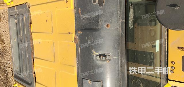 驾驶室顶部（整机外观）