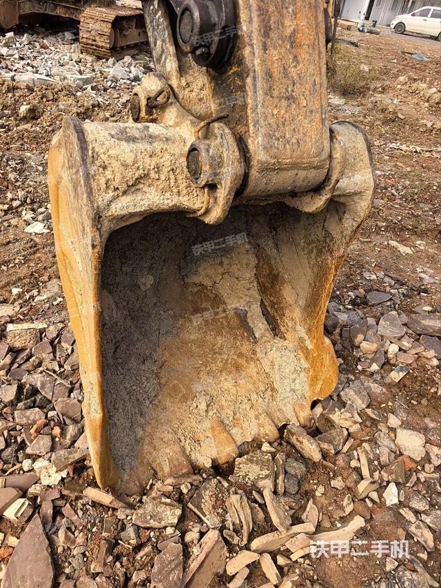 鏟斗右后整體（工作和回轉(zhuǎn)裝置）