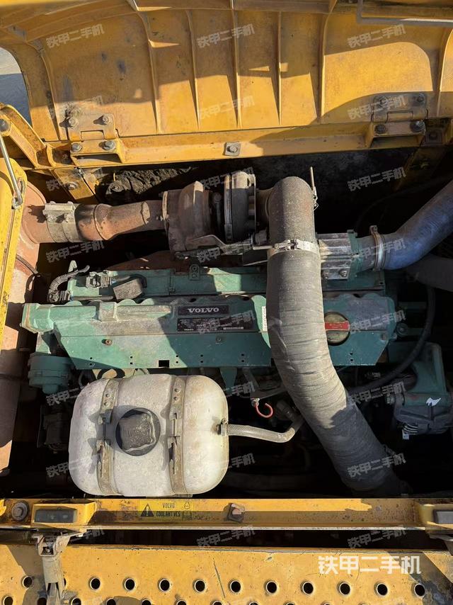 发动机整体俯视（整机外观）