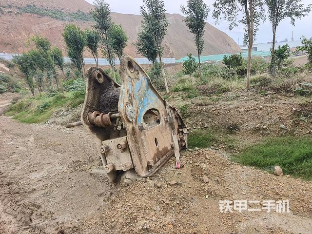 铲斗右后整体（工作和回转装置）