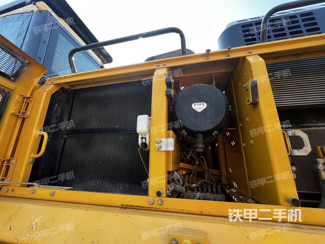 驾驶室顶部（整机外观）