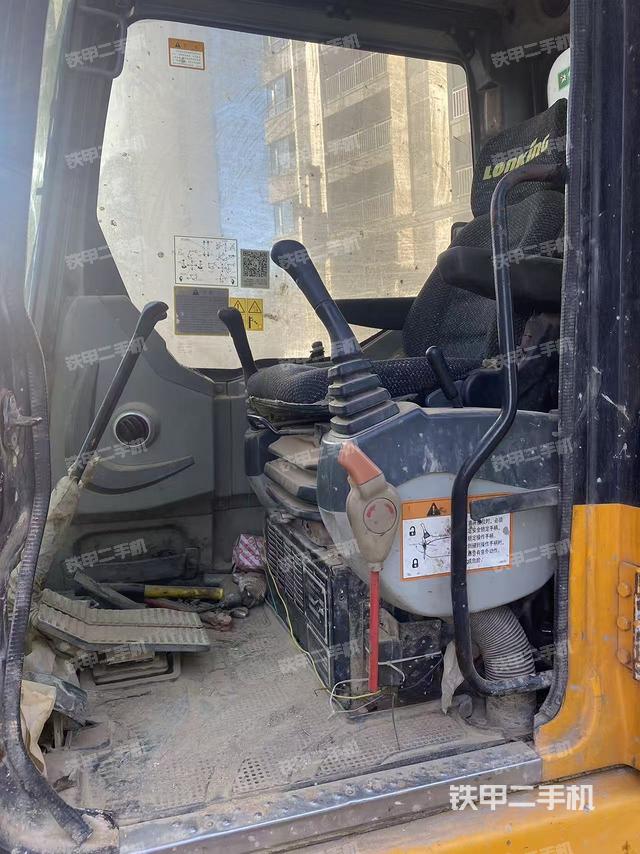 驾驶室整体（整机外观）