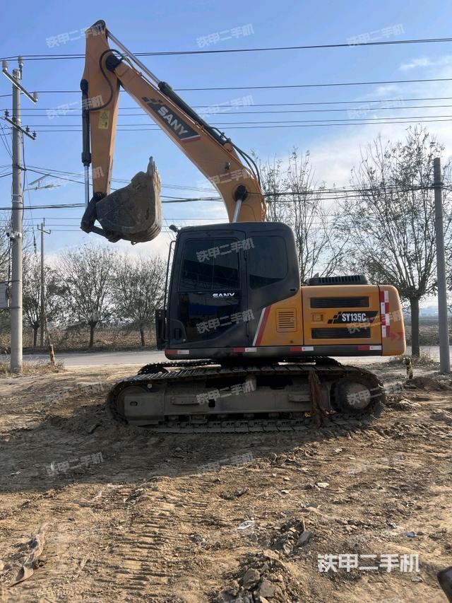 三一重工SY135C挖掘机