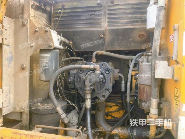 液压泵斜45 左（大件舱室）