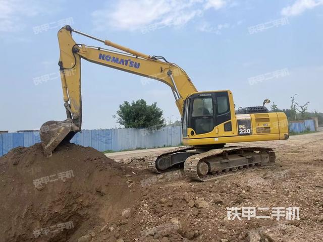 小松PC220-8M0挖掘机