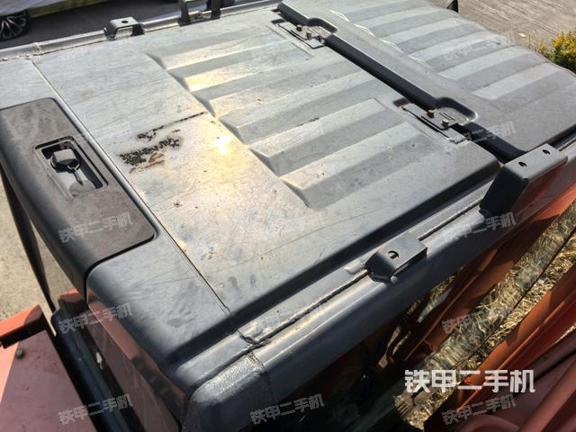 驾驶室顶部（整机外观）