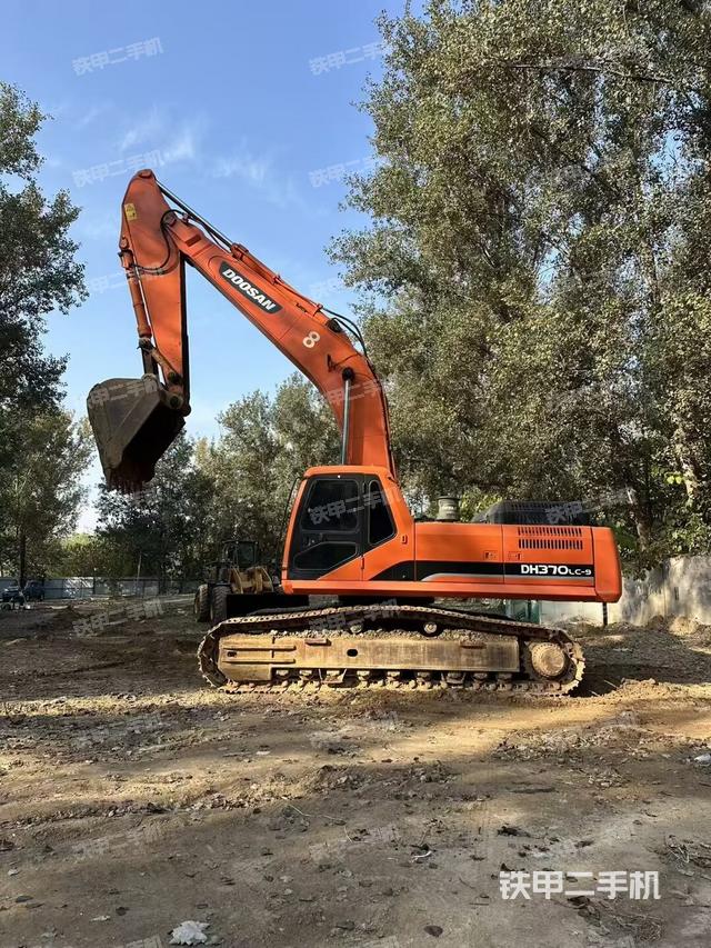 斗山DH370LC-9挖掘机