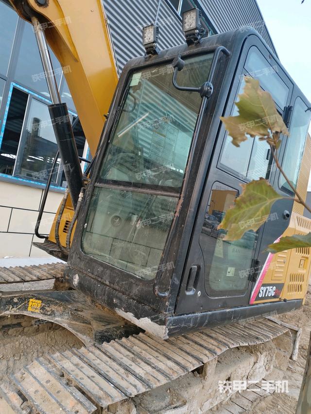  驾驶室正侧（驾驶室部分）